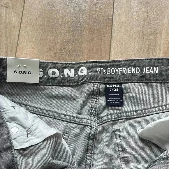 4/$25 NWT S.O.N.G. Ripped Distressed Gray 90s Boyfriend Jeans Sz 7 / 28 - Picture 4 of 9